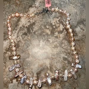 Mother pearl necklace